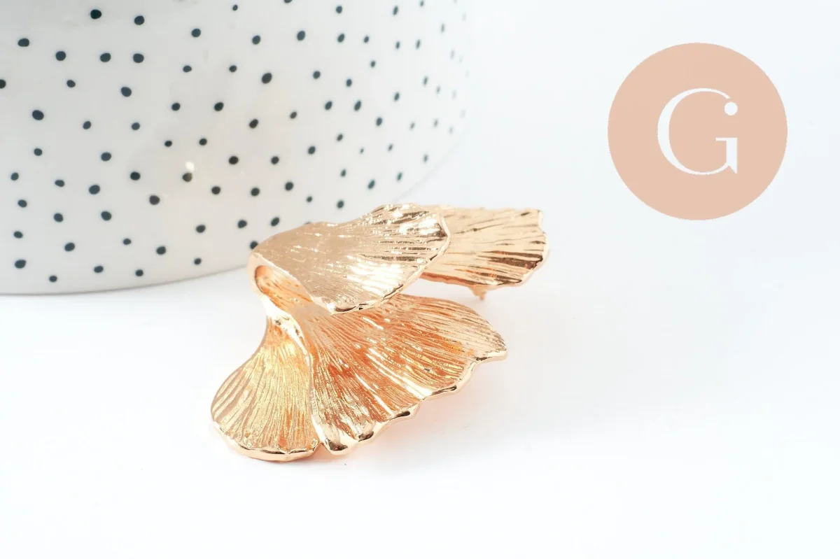 Boucles fleur Gingko XXL zamac doré, la paire (G9652) – Image 5